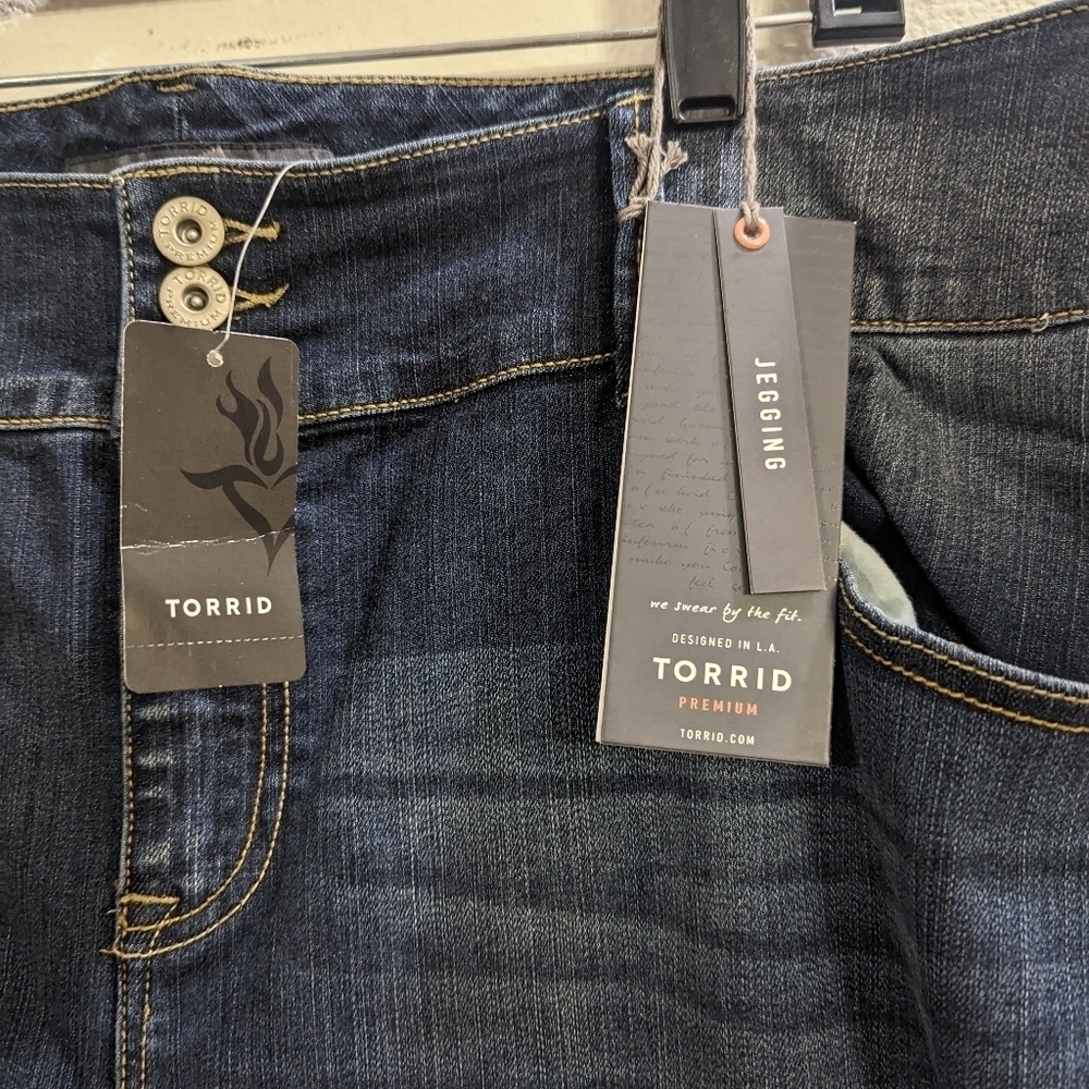 Torrid Premium Stretch Cropped Jeggings - Picture 4 of 10